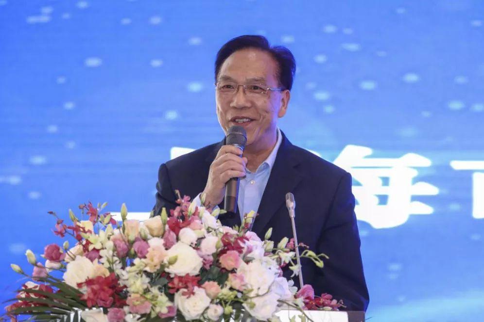 面对困境应该如何面对,面对困境如何面对