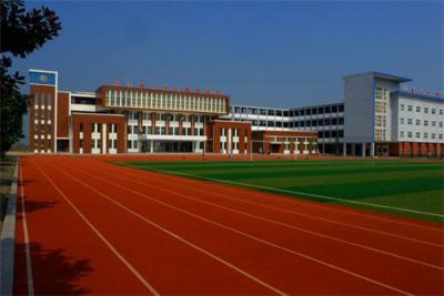 当阳市实验中学,实验中学跟普通中学有什么不同
