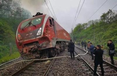 郴州火车相撞,铁路中C8C9事故怎么划分