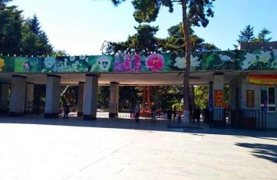在吉林市哪可以看冰灯,吉林有鬼屋么