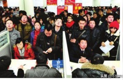 档案放在哪里,档案保存是放在街道还是放劳动局好