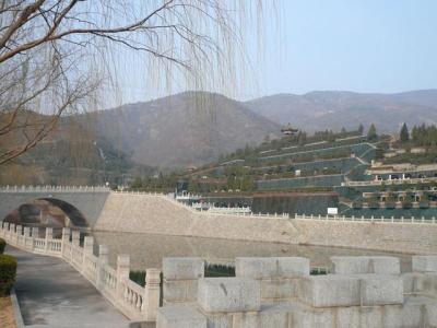 万佛华侨陵园,从大成南里坐什么车去六营们