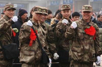 义务兵两年退伍一次性能拿多少钱,当兵两年给二十万么