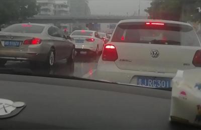 金茂大厦88层观光厅,上海的东方明珠和金茂大厦哪个高