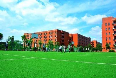 成都五月花职业学校是正规学校吗,还能学到如何严格管理