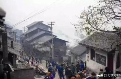 重庆火锅图片,为什么有人说重庆火锅起源于成都