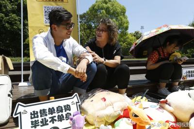 怎么在闲鱼给买家发微信,闲鱼一个买家说要微信转账给我再发货可信吗