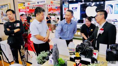 新店开张邀请同学怎么写,饭店开业前如何邀请亲朋好友到时前来道贺捧场