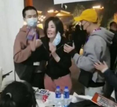 淘宝主图如何贴惊爆价,淘宝上几块钱包邮的东西如何盈利