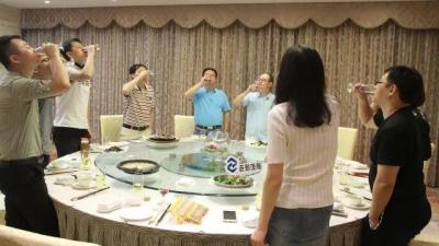 淘宝如何使用小荷包支付,荷包pro刷卡机安全吗