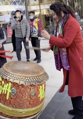 女朋友新店开业发多少红包,认识不久的男友开业发个666红包好吗