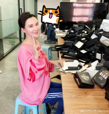 芭比闲鱼收的怎么辨别真假,婆婆每天就给看两到三个小时娃