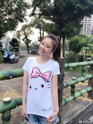 淘宝小海豚家服装怎么样,光鲜的演员生涯是如何熬出来的