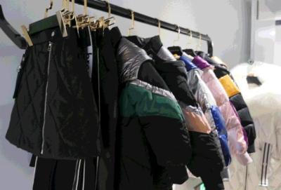 手机淘宝如何显示商品标签,为什么淘宝店的李宁没有内部的标签