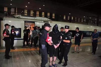 如何构成淘宝诈骗,在淘宝上买东西然后一个人打电话说我买东西的事说我的东西订单没有完成然后让我从新确认