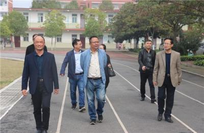 东城新店中学怎么样啊上海,大家觉得以纯的衣服怎么样