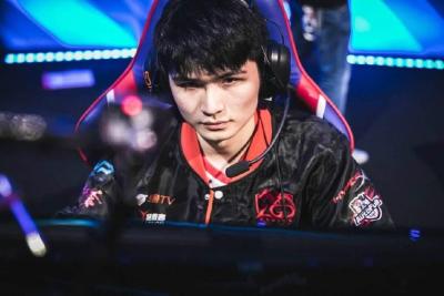 偷钱流上单为啥不补刀,LOL你觉得AD走上路合适吗