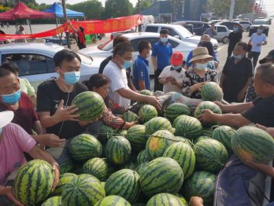 巨达超市利民店群,利民超市为了供应节日市场需求新进一批商品