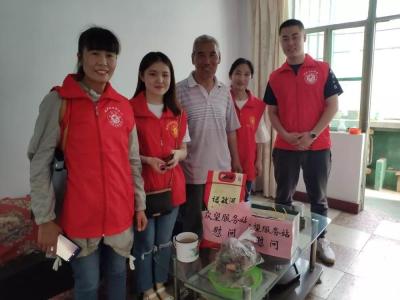 开心直通车怎么包粽子做法,南宁有什么好玩的好吃的