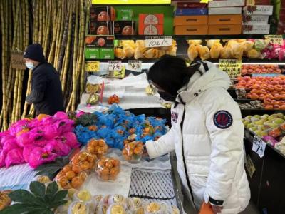 杭州水果店抖音团购群,今年两会提议允许摆地摊