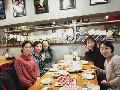 火锅店的好友群名称怎么取,发朋友圈送海底捞小火锅是真的吗