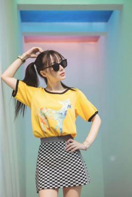 淘宝模特拍照服装搭配什么,用什么手机直播美颜效果比较好