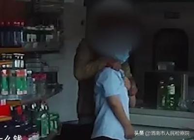 电影一群人在便利店被绑架,为什么听超市员工说盘点亏损很多